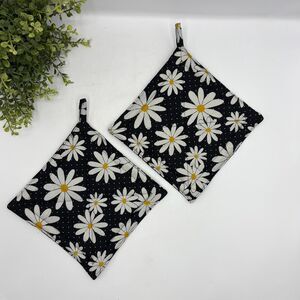 Set of 2 Square Potholders, Monstera Plant, 2 Piece Baking Gift Set 7x7 Inches